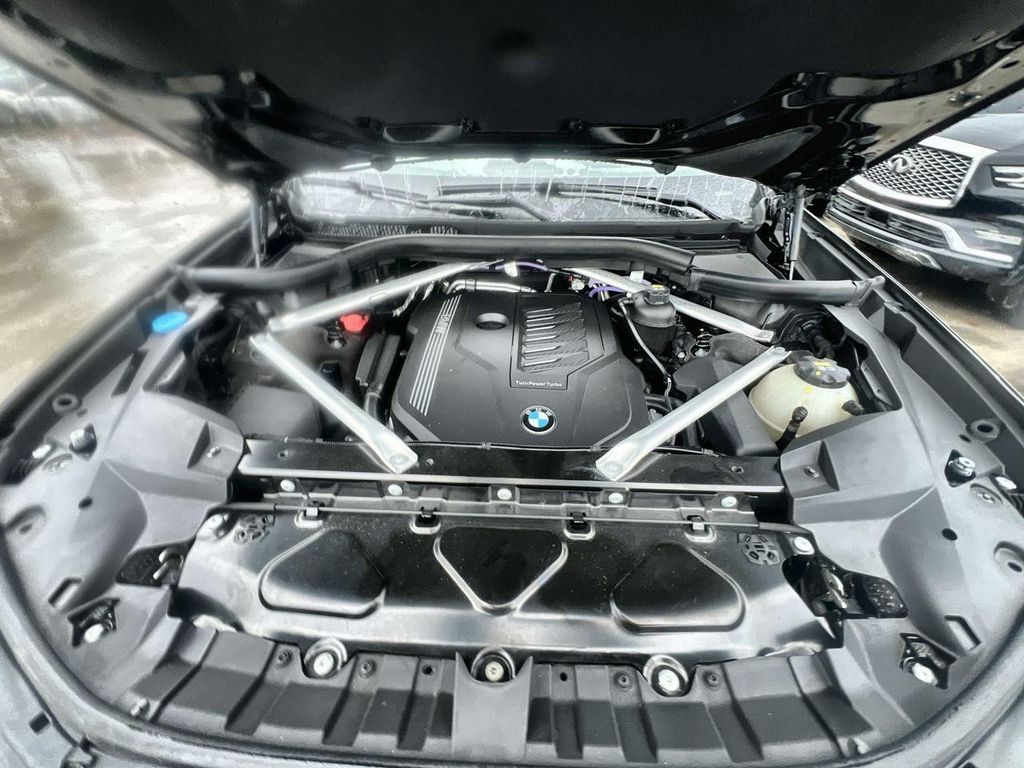 2022 BMW X7